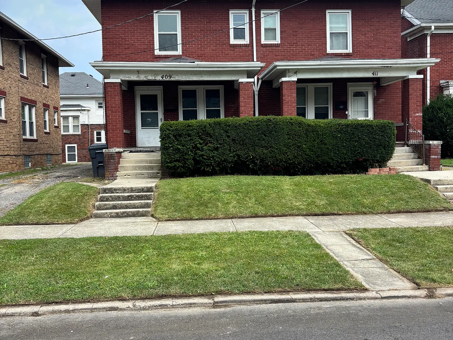 3 bed, $1,425 — Photo 1
