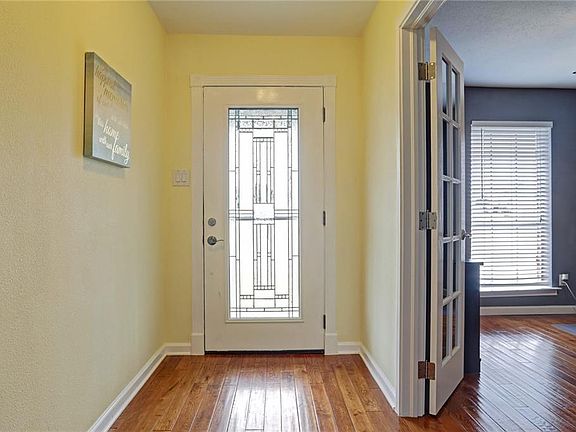 3rd image of 6630 Eastview Dr