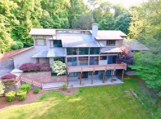 656 Quail Dr, Bluefield, VA 24605