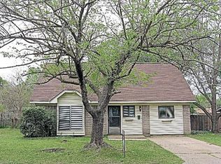 729 W Cedar St, Hurst, TX 76053