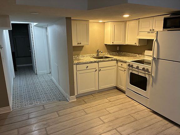 5th image of 1535 Hanover St #B