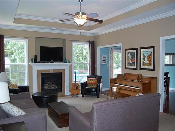 4th image of 1001 Dolly Varden Dr