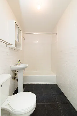 Rented by Nooklyn NYC LLC | media 41