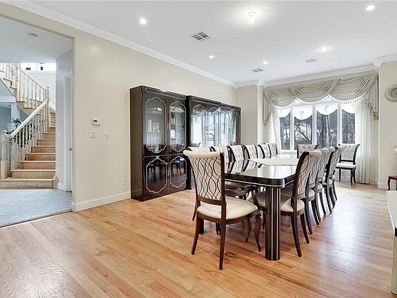 3rd image of 37 Raywood Dr #201