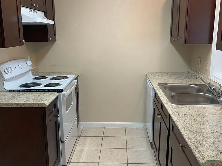 217 Hunters Ln — Photo 4