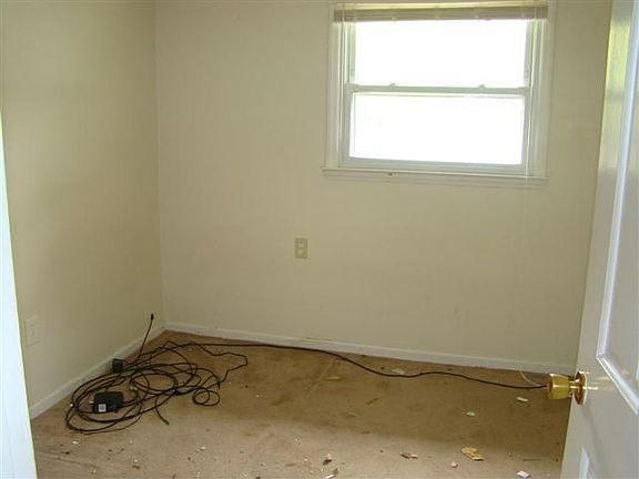 5th image of 243 Meadowview Dr