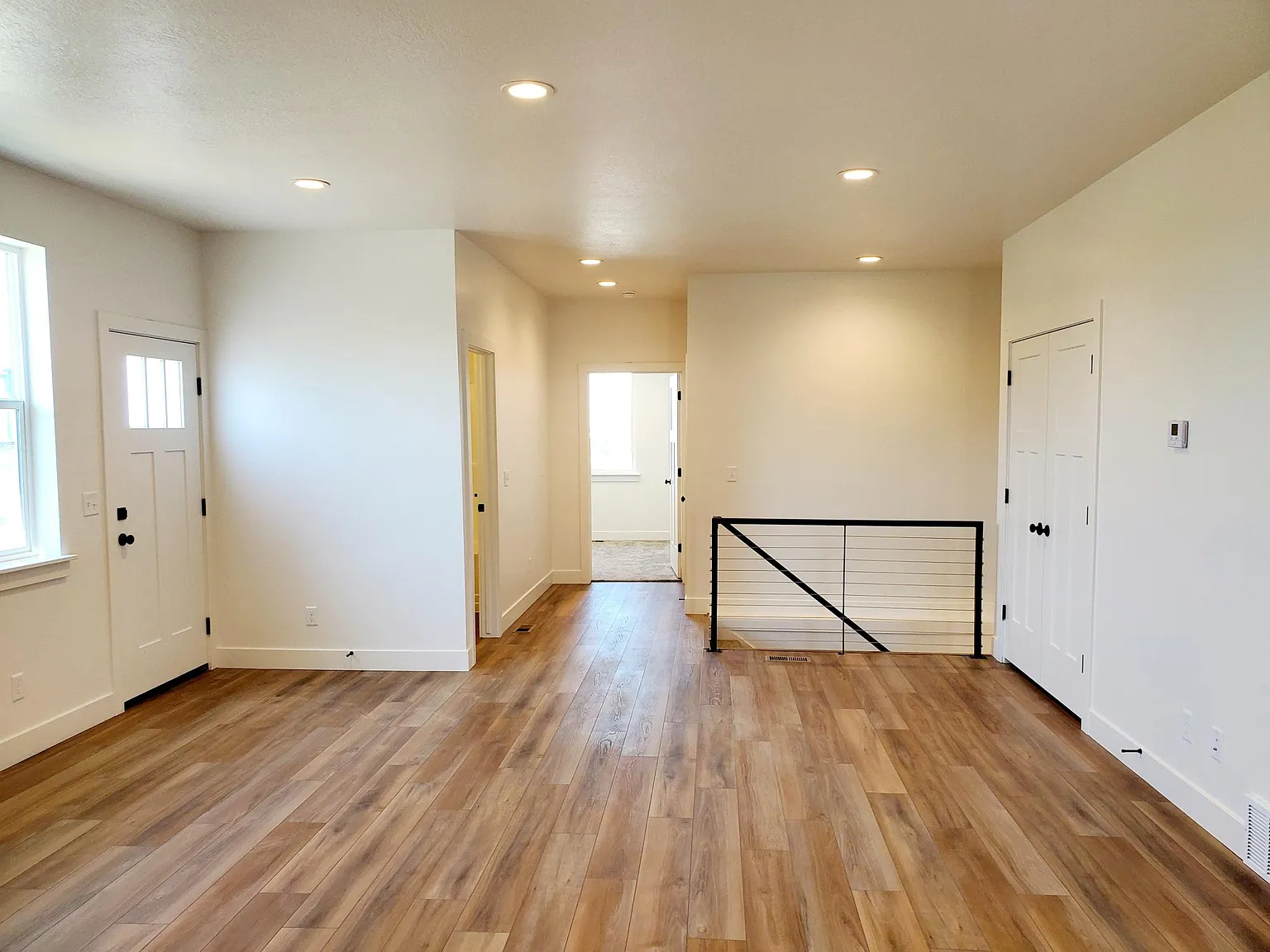 5 bed, 2420 sqft, $2,200 — Photo 4