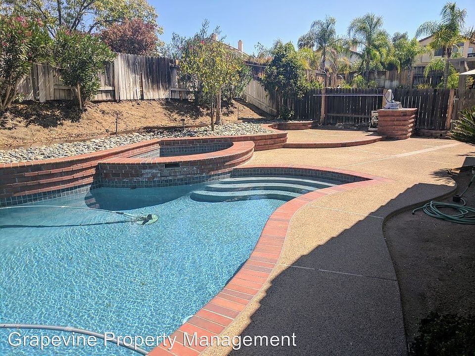 1st image of 25444 Blackthorne Dr