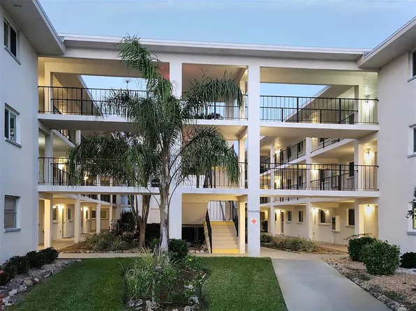 708 Tamiami Trl S APT 110, Venice, FL 34285