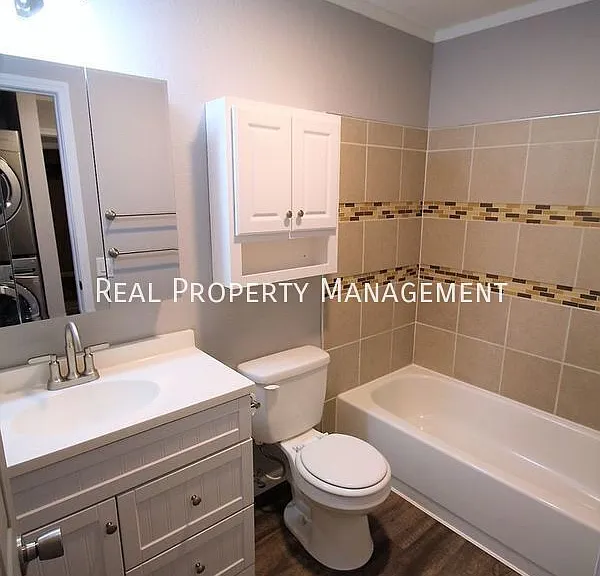 241 McCarrey St #11 — Photo 12