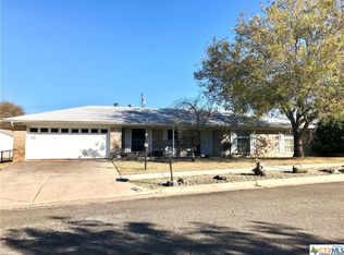 907 Valley Dr, Copperas Cove, TX 76522