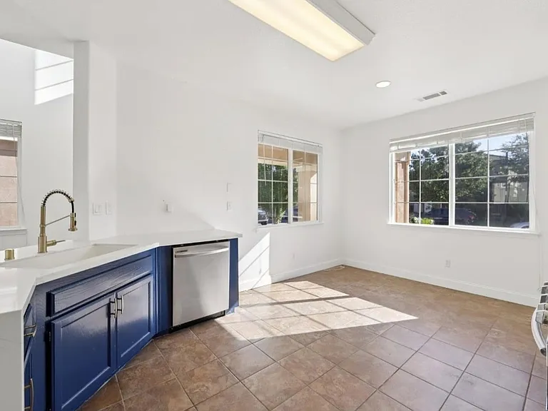 1888 Leaning Oak Dr — Photo 8