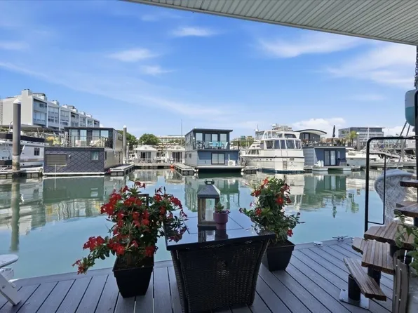 1 Pier 8 St #13, Charlestown, MA 02129