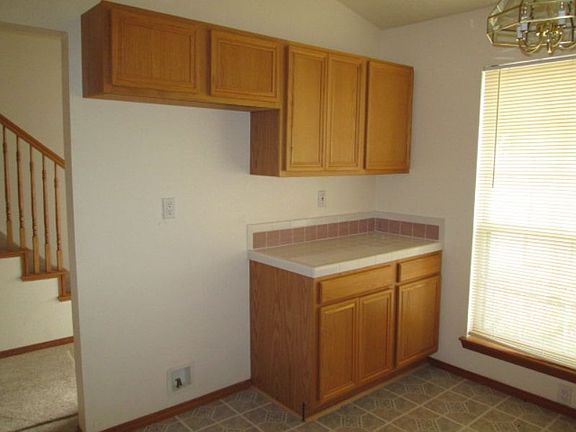 5th image of 1020 Tessa Dr NW