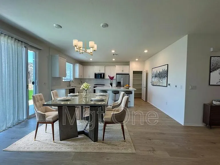 26170 Gentry Ave — Photo 5