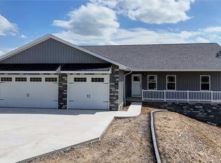 634 Olde Orchard Dr NE, Bolivar, OH 44612