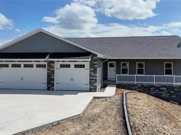 634 Olde Orchard Dr NE, Bolivar, OH 44612