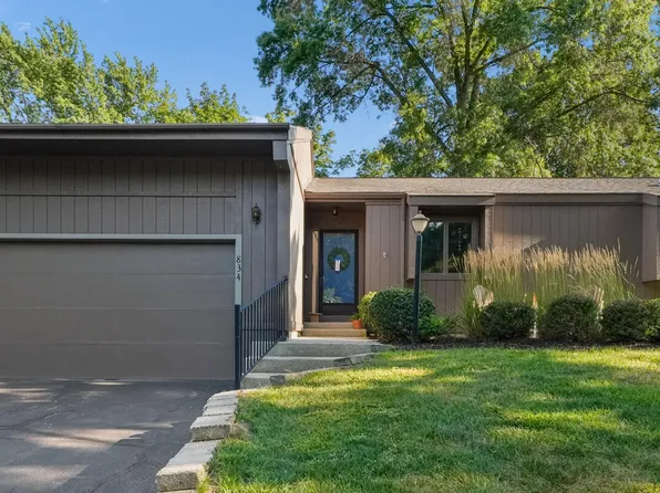 834 Brook Village Ct, Holland, MI 49423