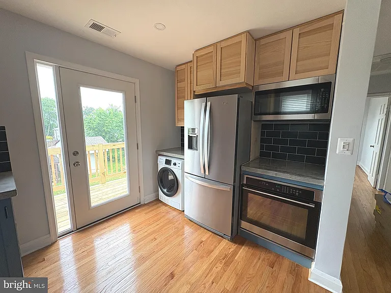 1708 Hall Ave #2 — Photo 5