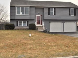 6902 Pleasantview Dr, Thomasville, PA 17364