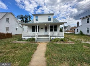 311 N Lawrence St, Charles Town, WV 25414