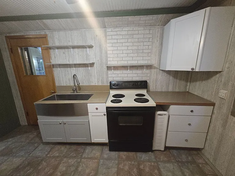 1405 Redwood Rd — Photo 11