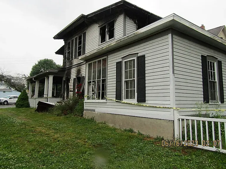 6 bed, 2732 sqft, $1,000 — Photo 2
