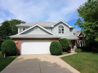 660 Kromray Rd, Lemont, IL 60439