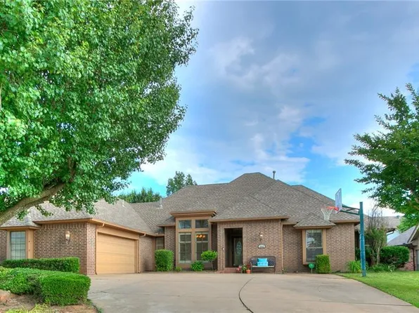 1312 Lamplighter Ln, Edmond, OK 73034