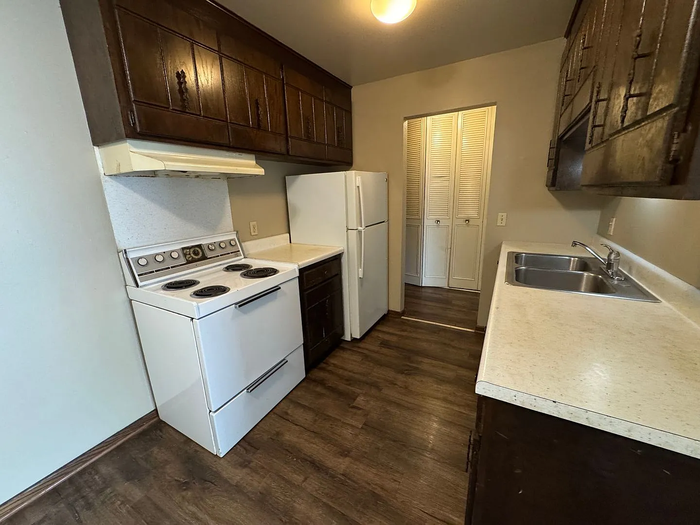 83 Arlington Ave West — Photo 2