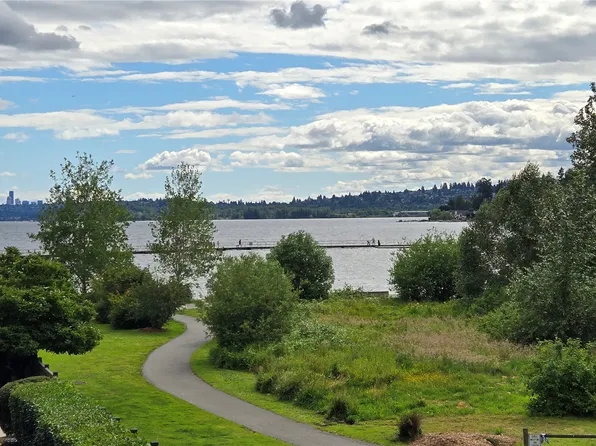 9715 NE Juanita Drive #208B, Kirkland, WA 98034