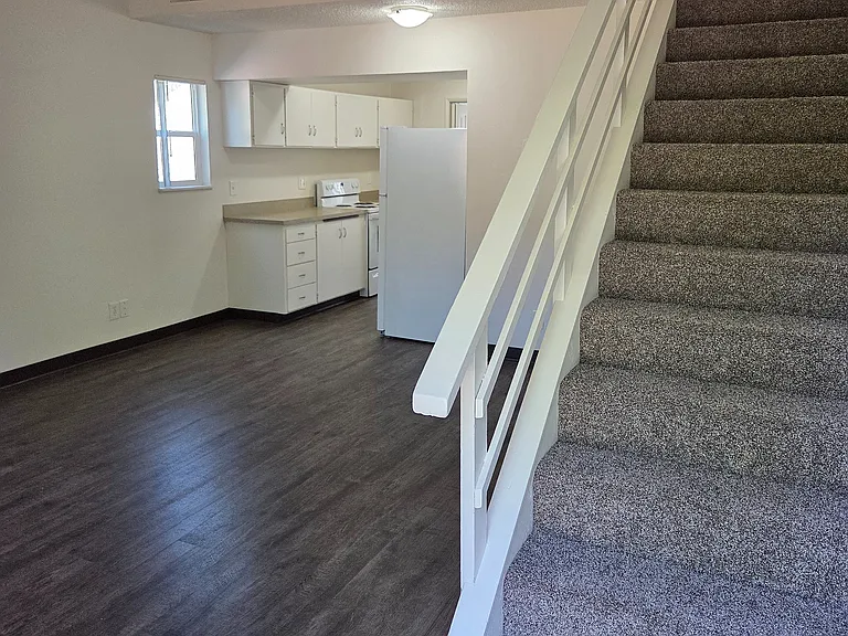 Oak Creek Townhomes — Photo 5