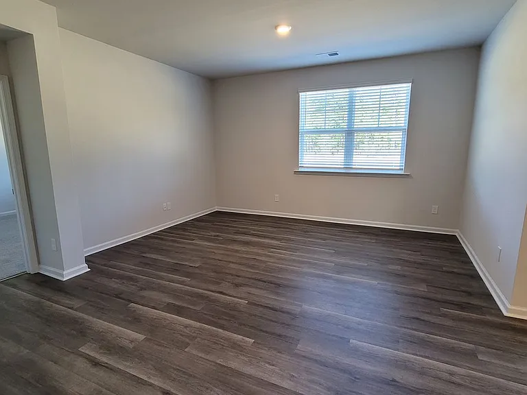 7136 Foxhollow Ln — Photo 8