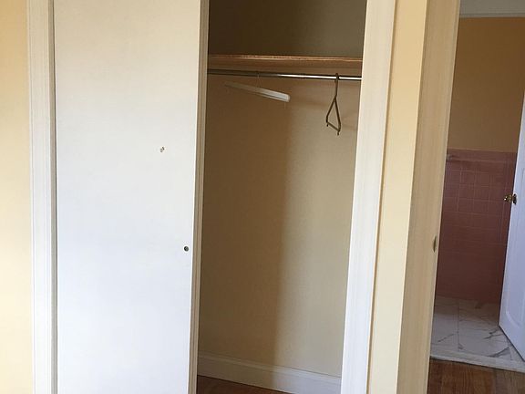5th image of 32 Keats St