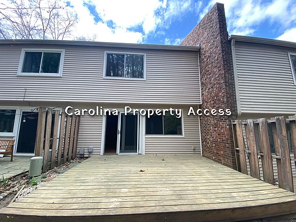 4th image of 220 Elizabeth St APT A-16