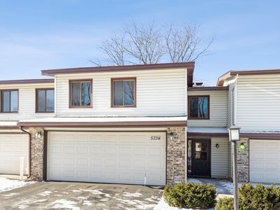 5734 Hyland Courts Dr, Bloomington, MN, 55437