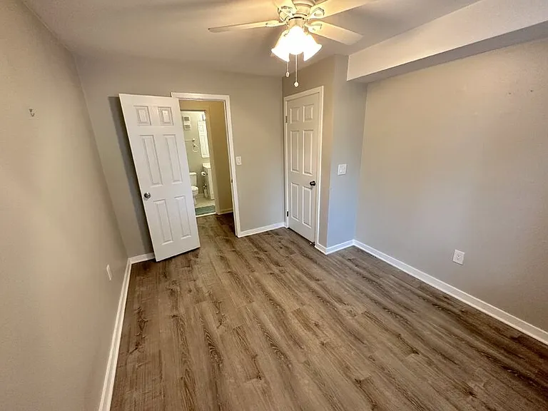 409 S Sharp St #R-5 — Photo 10