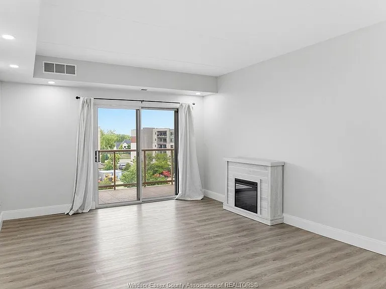 325 Village Grove Dr #409 — Photo 9