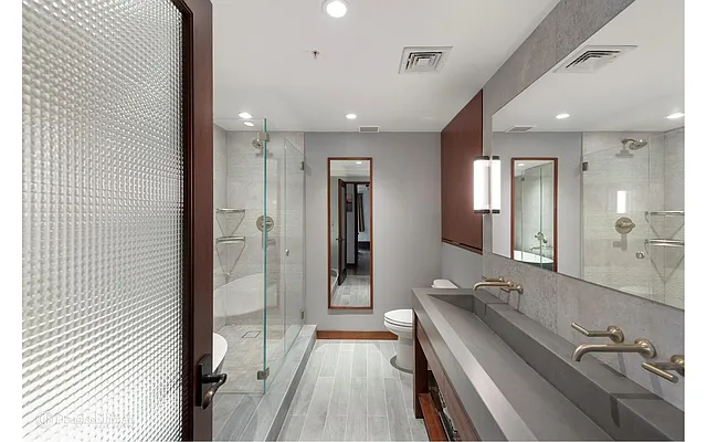 Rented by Douglas Elliman | media 29