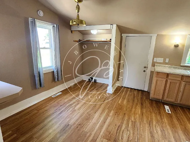 537 Maumee Ave — Photo 5