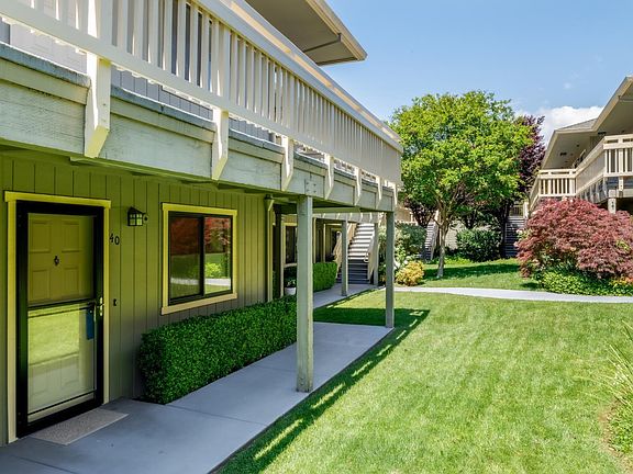 2nd image of 720 Petaluma Boulevard S #40