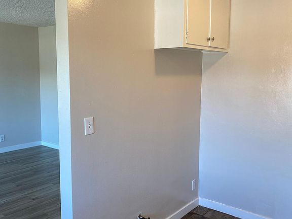 3rd image of 976 W 46th St APT 1
