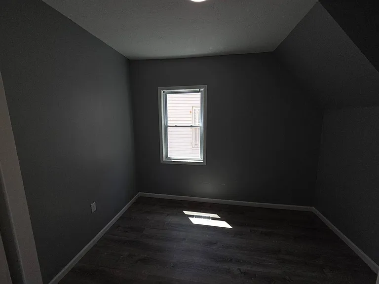 3237 Seymour Ave — Photo 11