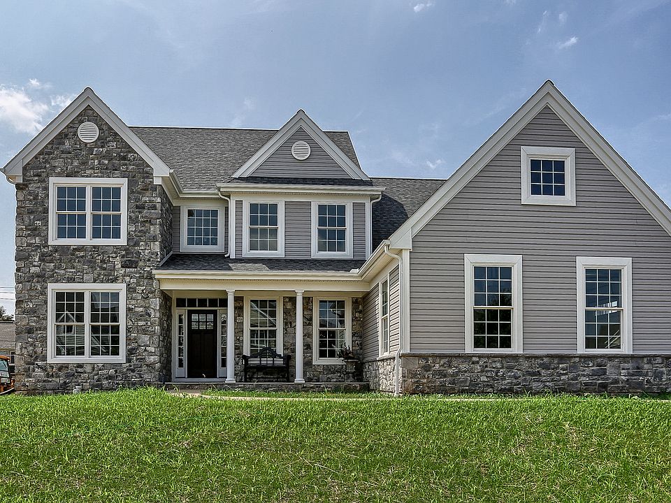 1st image of 1013 Suffolk Dr