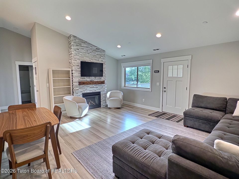 1st image of 140 Homestead Rd #507