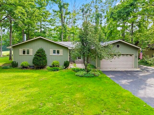 1st image of 569 Woodside Ln