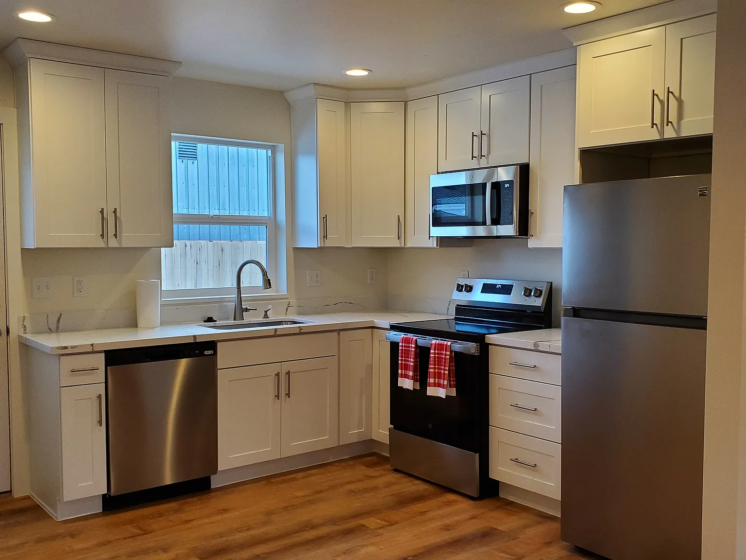 515 Broadway Ave — Photo 2