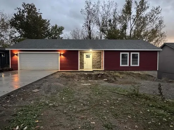 4417 NW 52nd Ter, Topeka, KS 66618