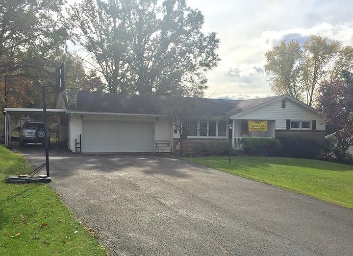 1st image of 1010 Blossom Ln
