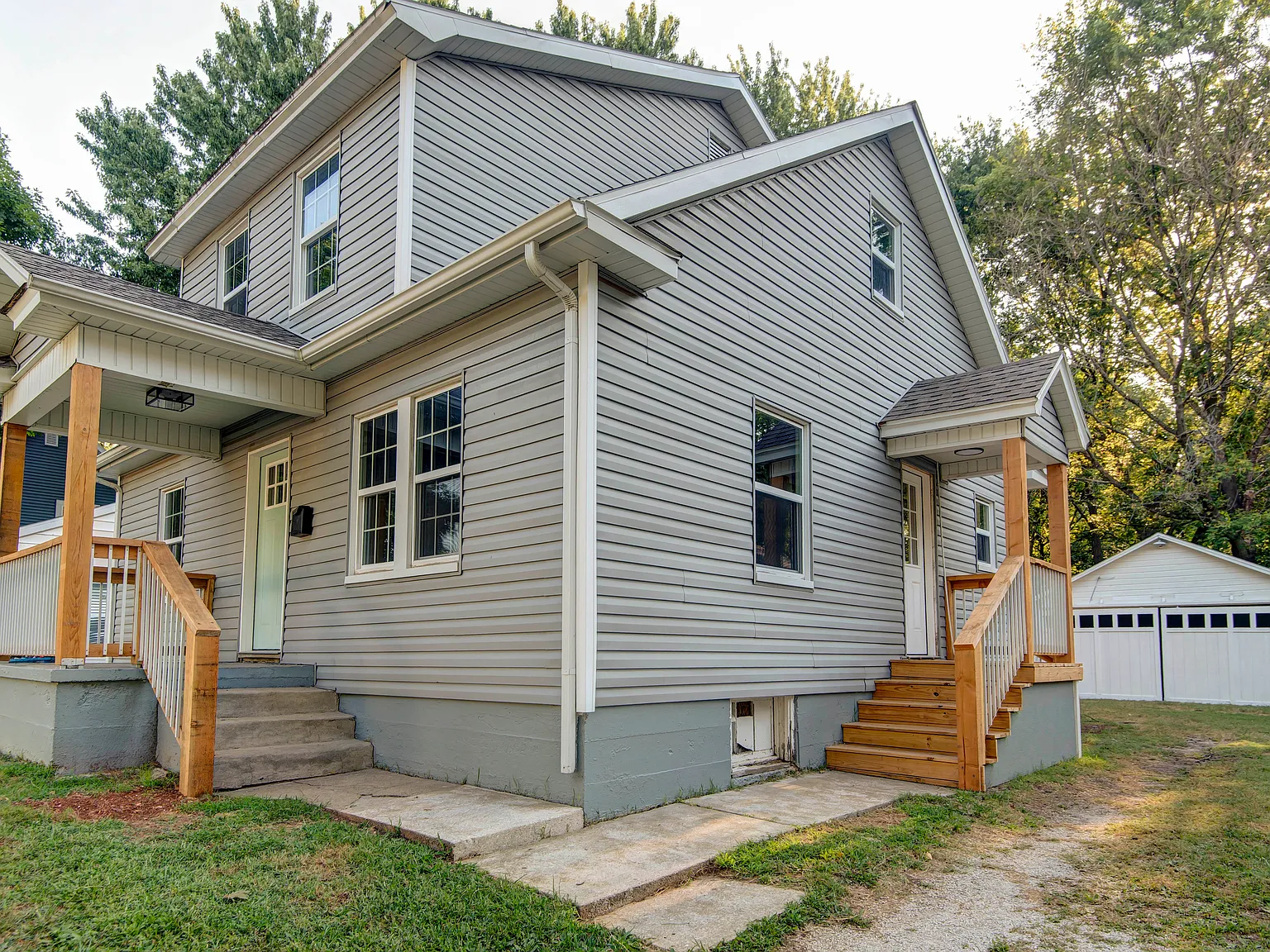 4 bed, 1260 sqft, $1,850 — Photo 2